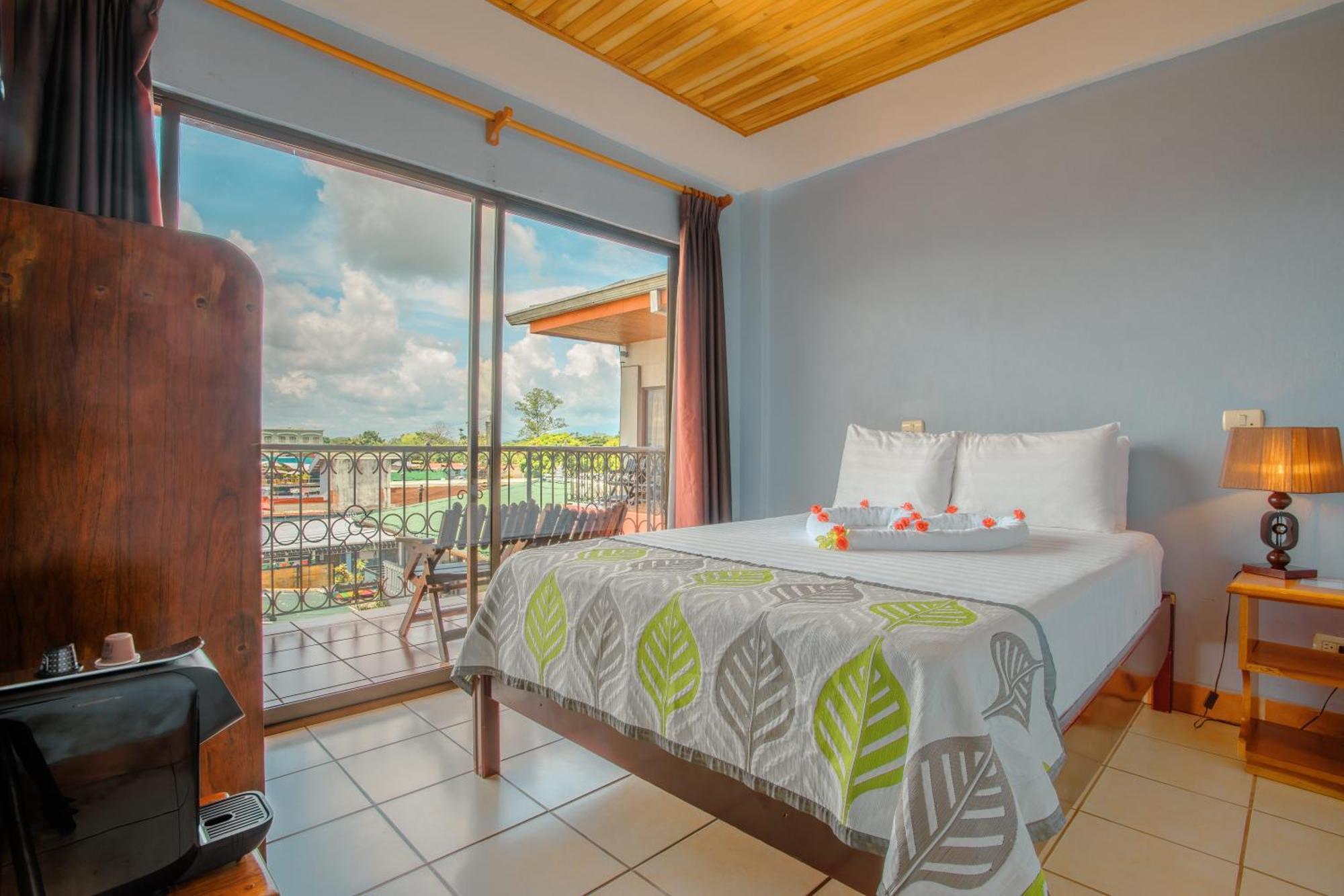Downtown Standard 1 Full Bed