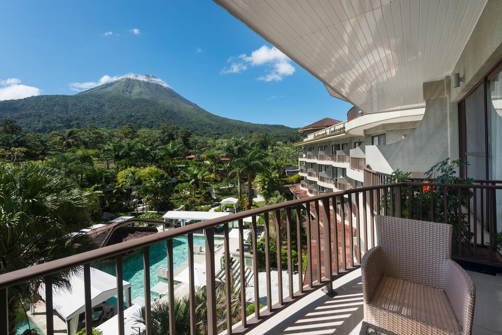 Deluxe Queen Room with Volcano View